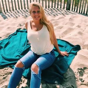 Meet your Posher, Cecilia